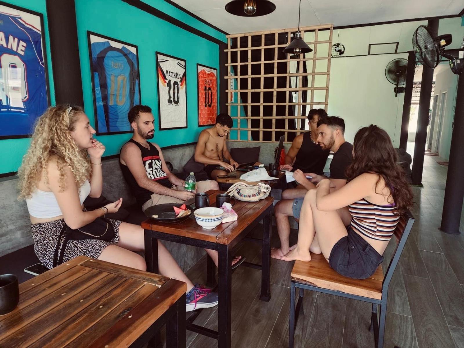 טונגסלה The 10 Club Hostel מראה חיצוני תמונה