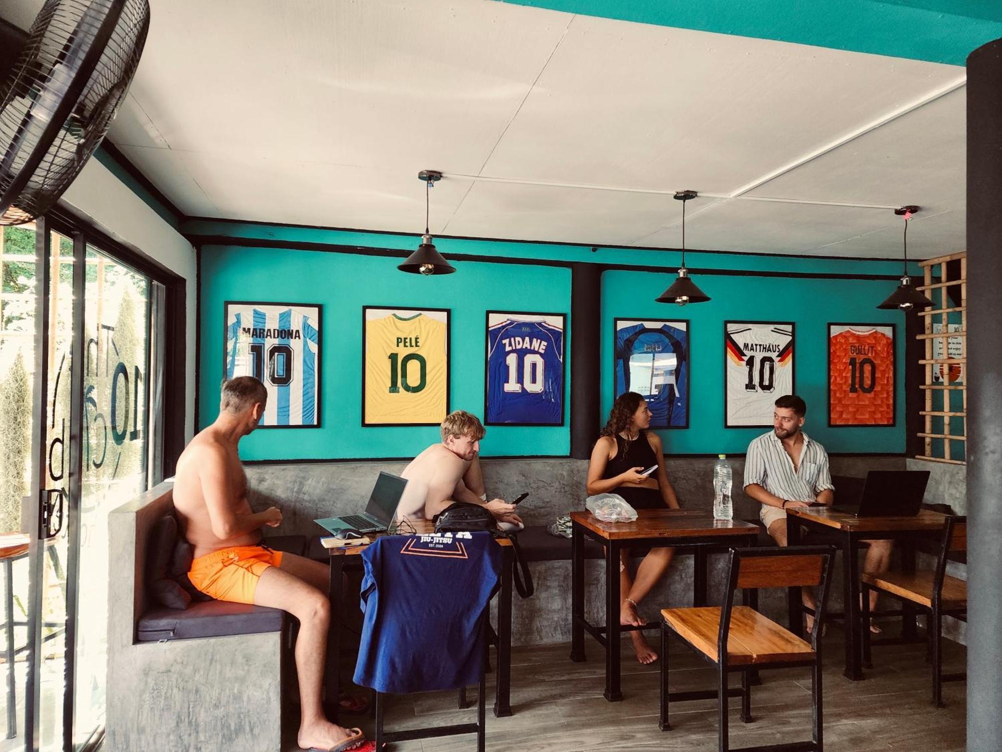 טונגסלה The 10 Club Hostel מראה חיצוני תמונה